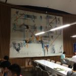 旧食堂に展示されていた故・宇佐美圭司氏の壁画（写真は、大学関係者提供）